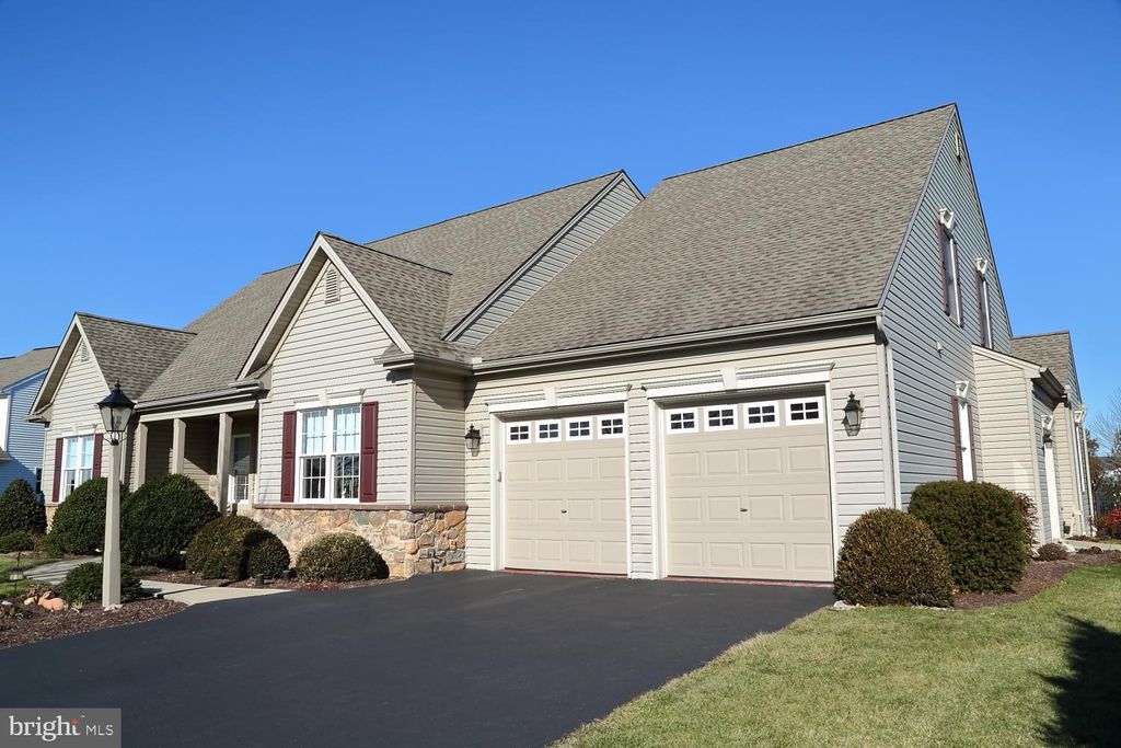 Photo of 812 JASMINE AVE, MOUNT JOY, PA 17552 (MLS # PALA2029722)