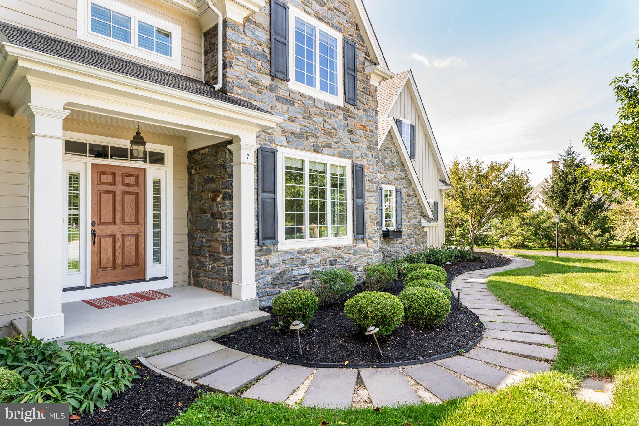7 FALLBROOK LANE