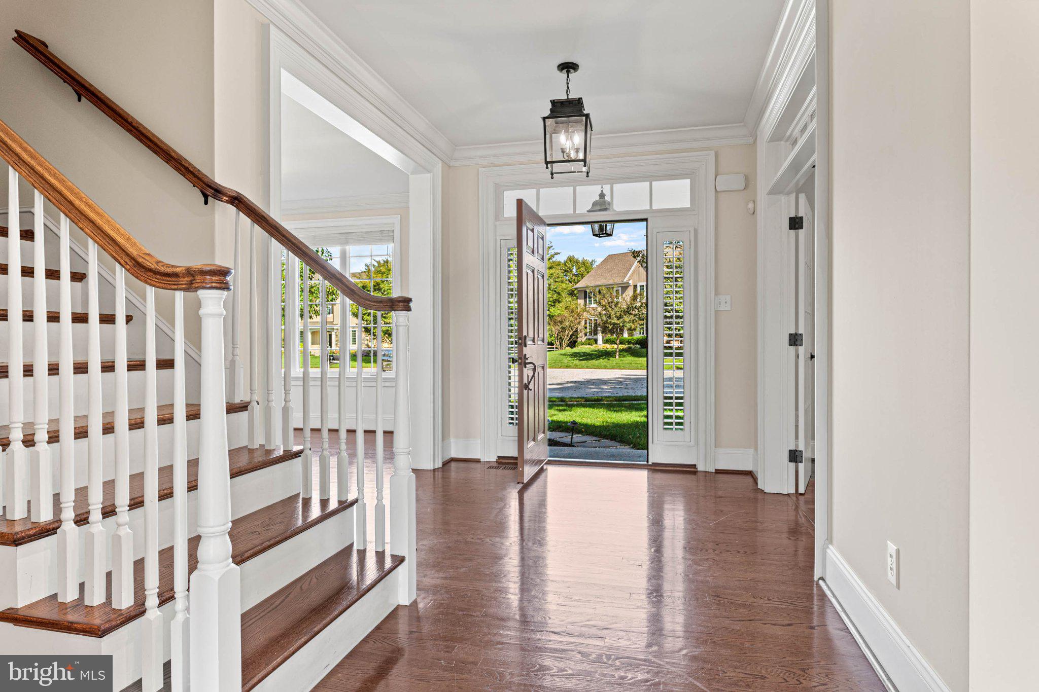 7 FALLBROOK LANE