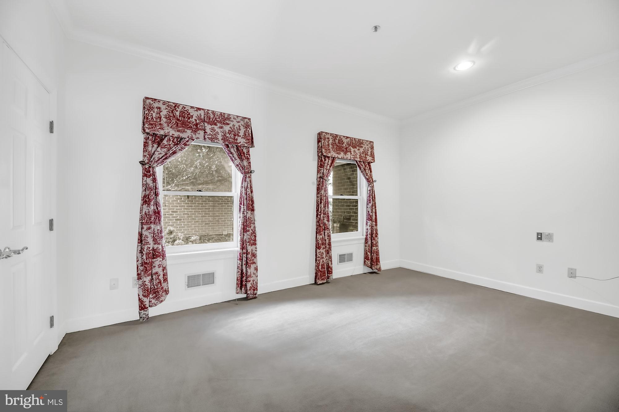 LUTHERVILLE - Residential