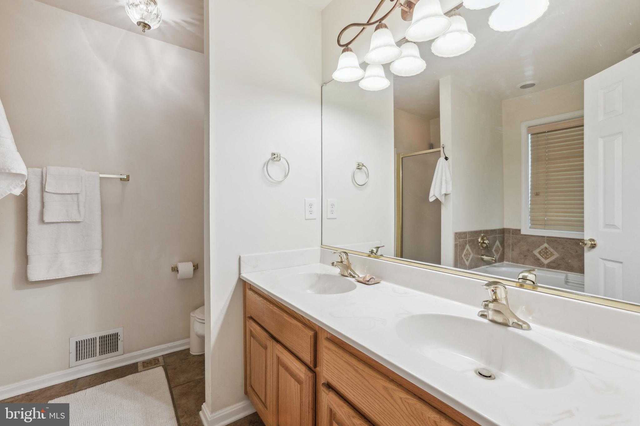 PRESIDENTIAL LAKES - Residential