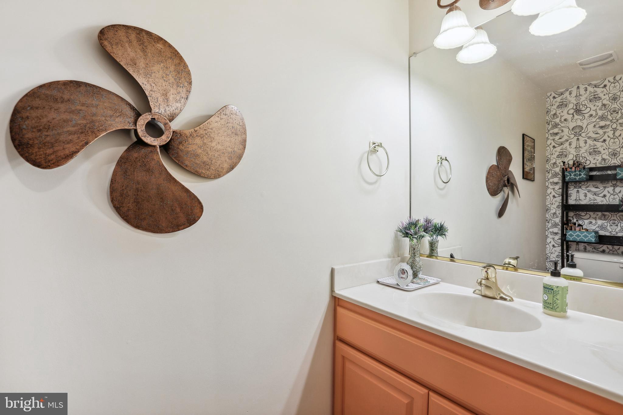 PRESIDENTIAL LAKES - Residential