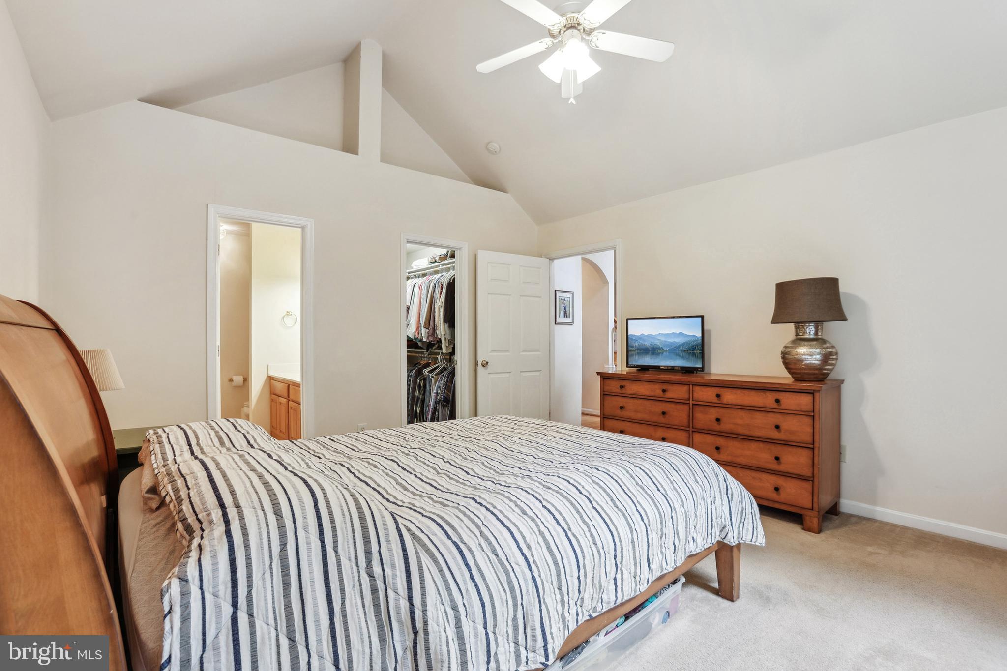 PRESIDENTIAL LAKES - Residential