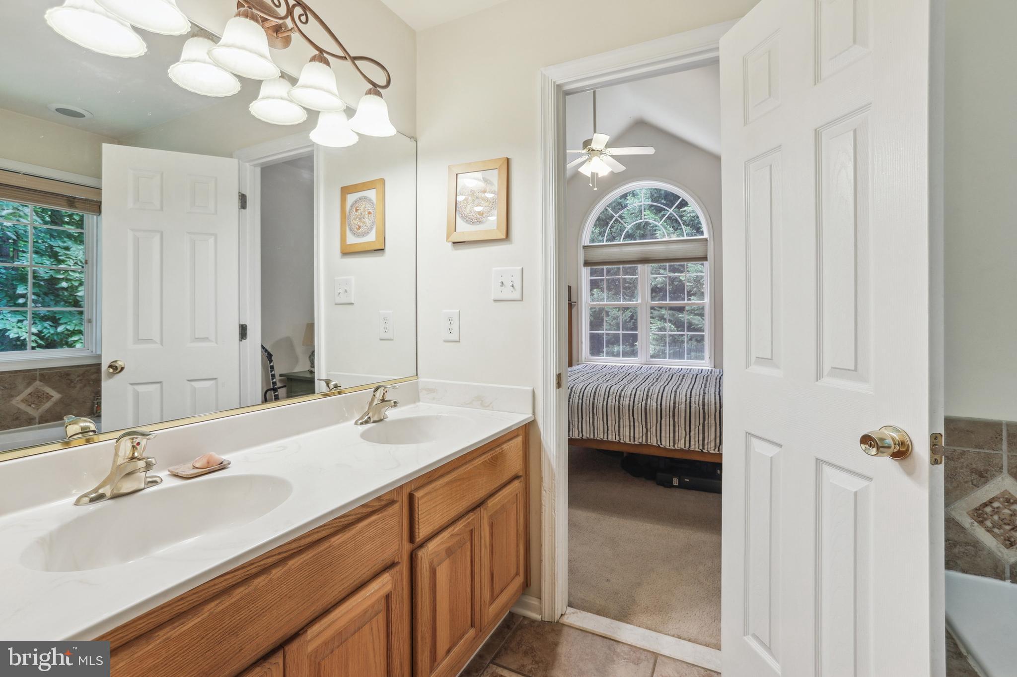 PRESIDENTIAL LAKES - Residential