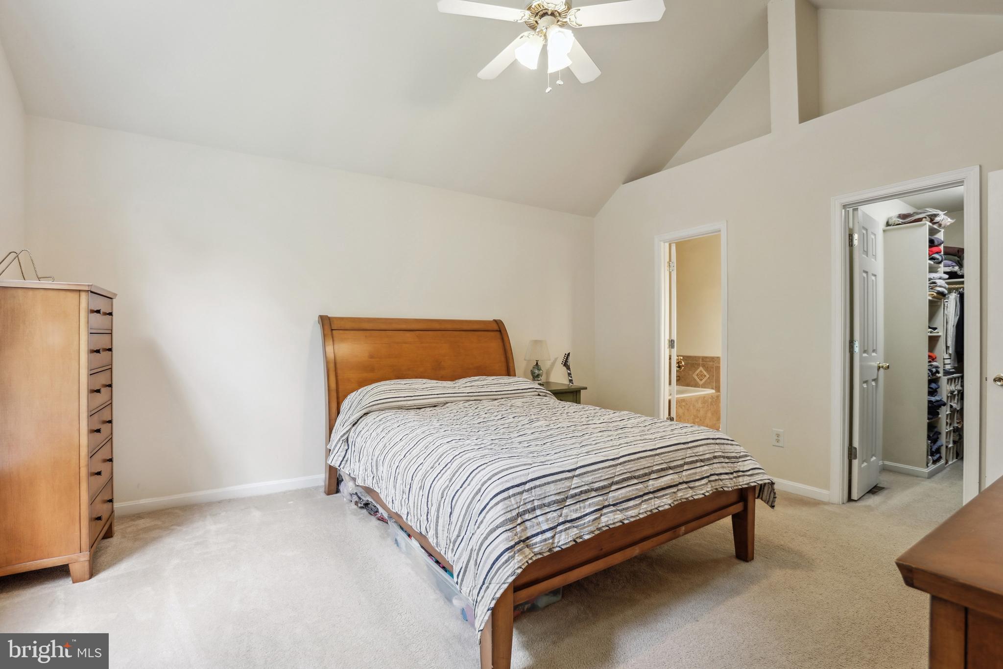 PRESIDENTIAL LAKES - Residential