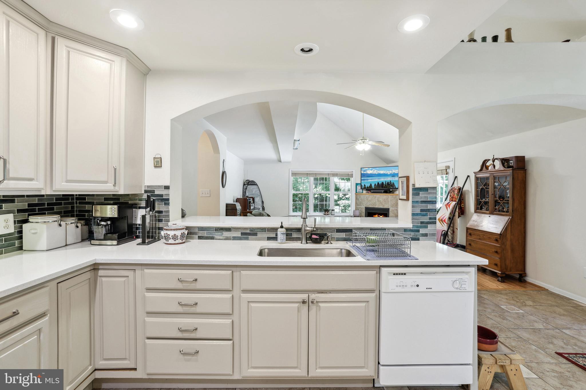 PRESIDENTIAL LAKES - Residential