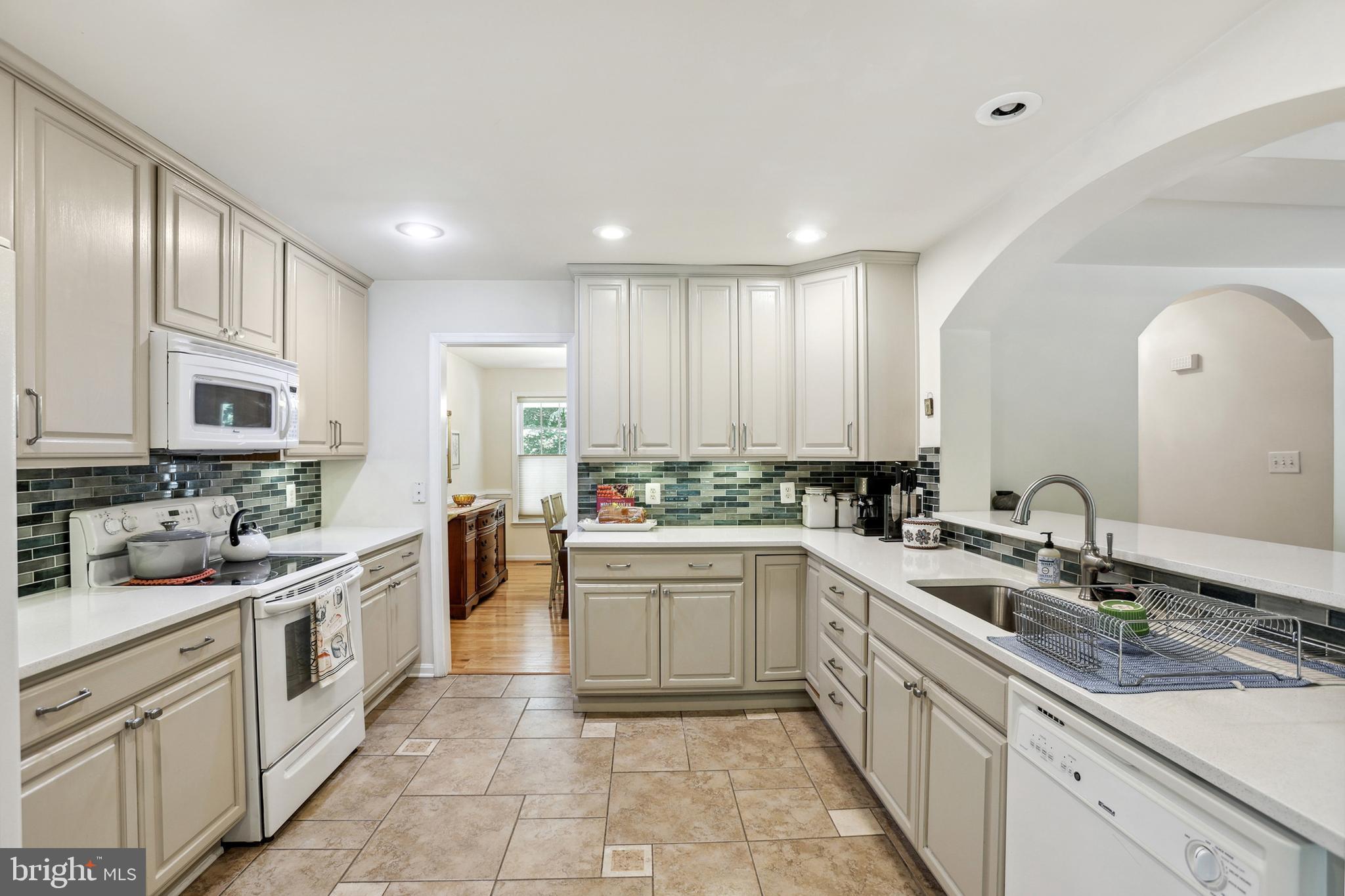 PRESIDENTIAL LAKES - Residential