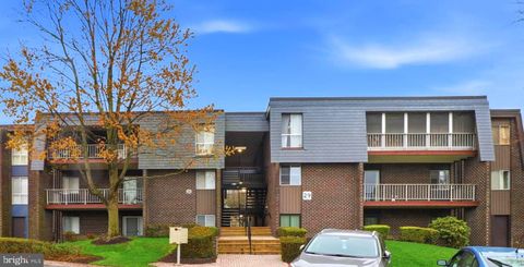 Condo For Sale - 29 Stonehenge Circle #2<br/> BALTIMORE, MD 21208