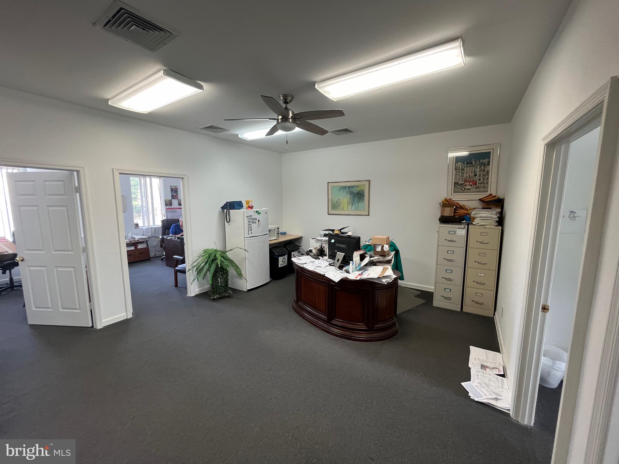 SMOKETOWN CROSSING OFFIC - Commercial Lease