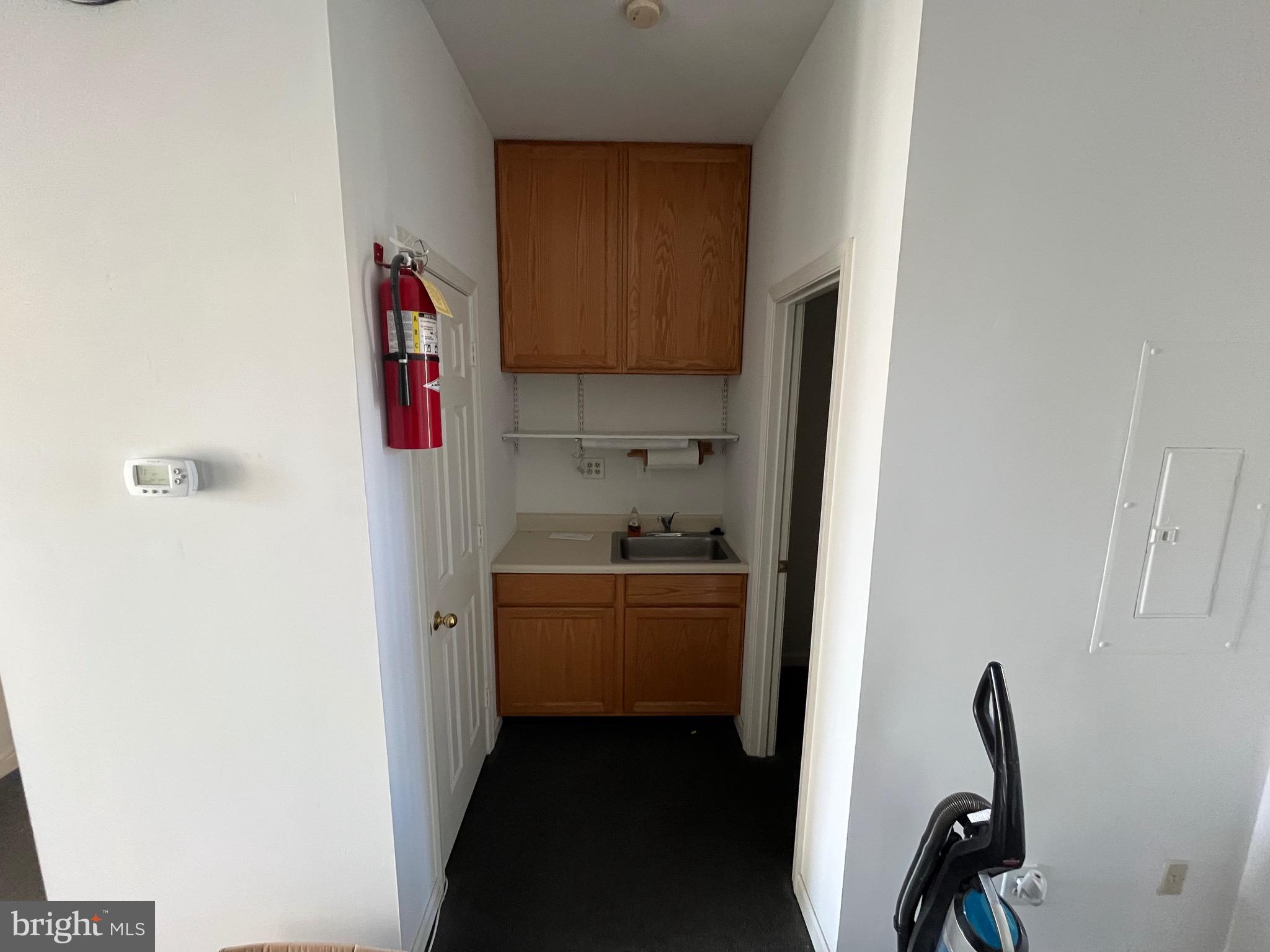 SMOKETOWN CROSSING OFFIC - Commercial Lease