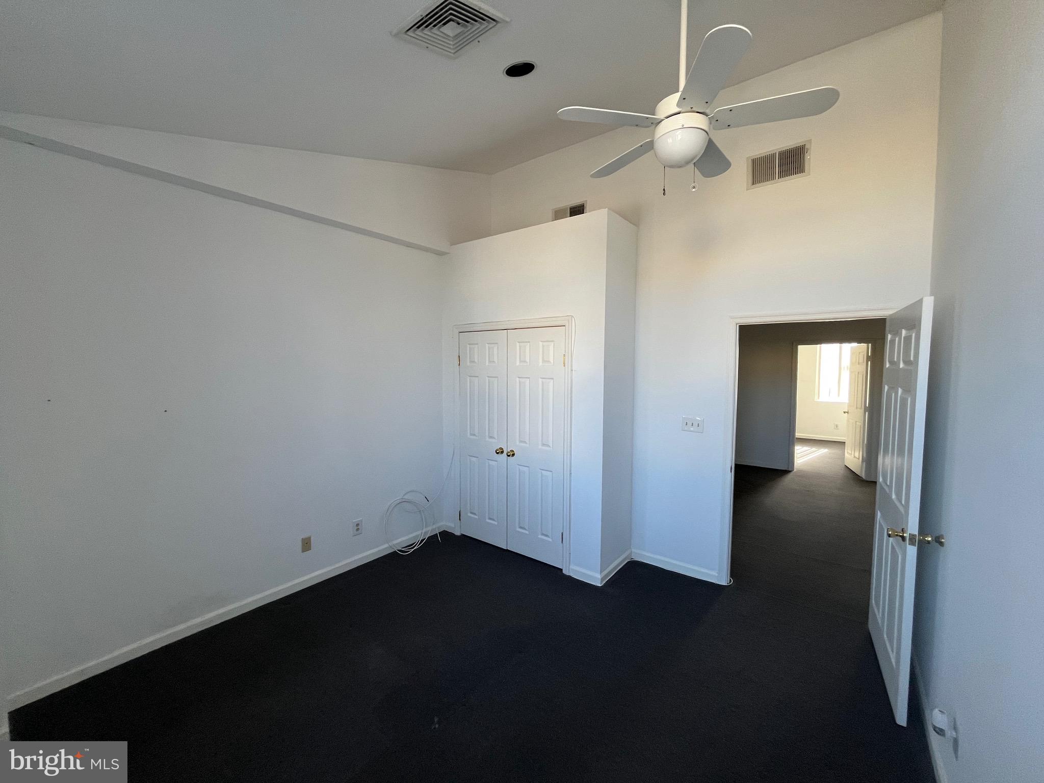 SMOKETOWN CROSSING OFFIC - Commercial Lease