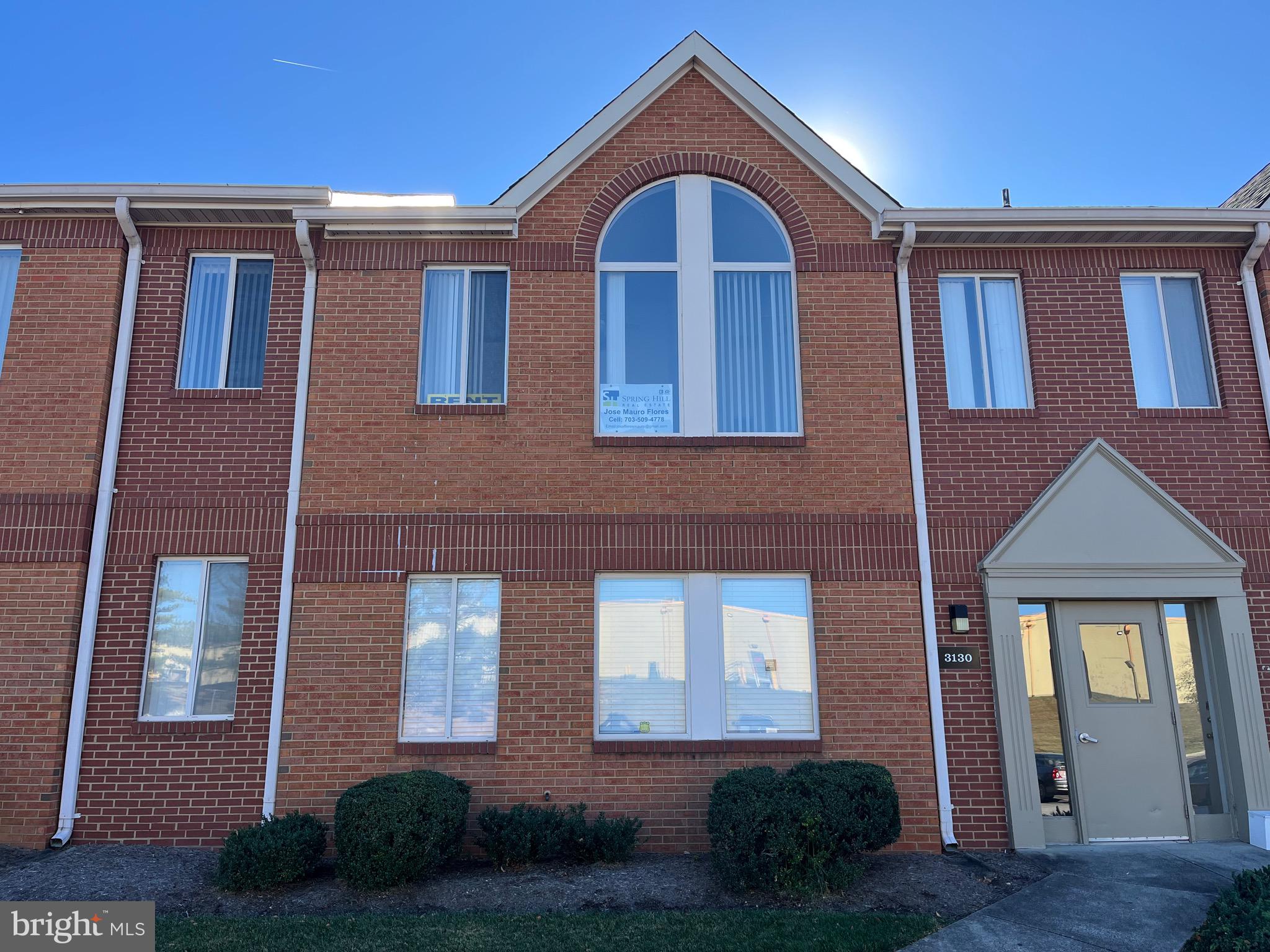 SMOKETOWN CROSSING OFFIC - Commercial Lease