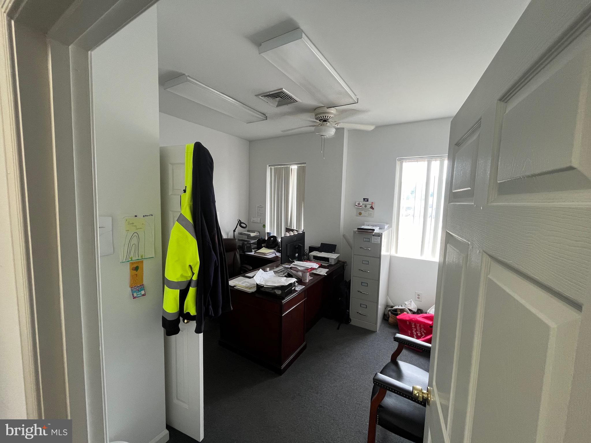 SMOKETOWN CROSSING OFFIC - Commercial Lease