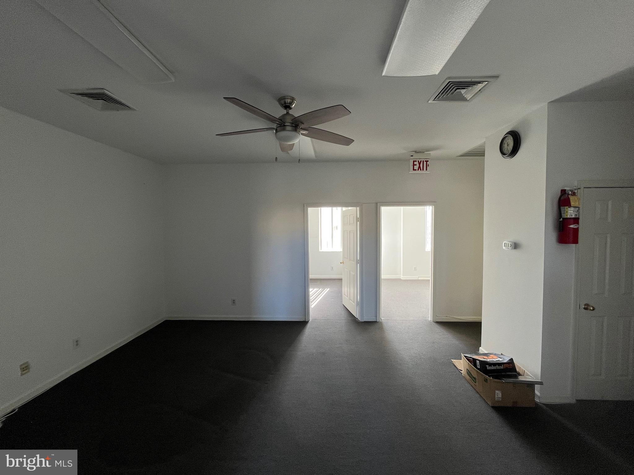 SMOKETOWN CROSSING OFFIC - Commercial Lease