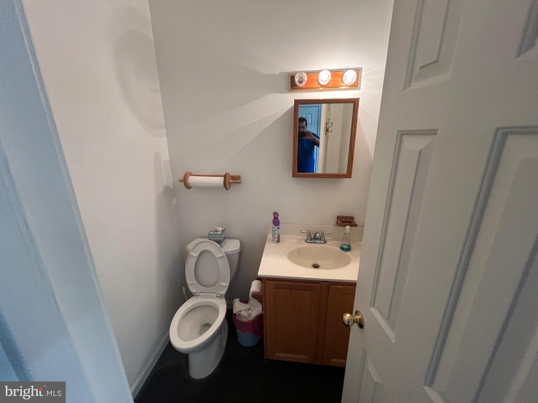 SMOKETOWN CROSSING OFFIC - Commercial Lease