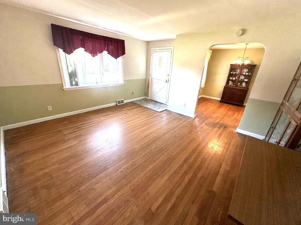 1111 WELSH ROAD
