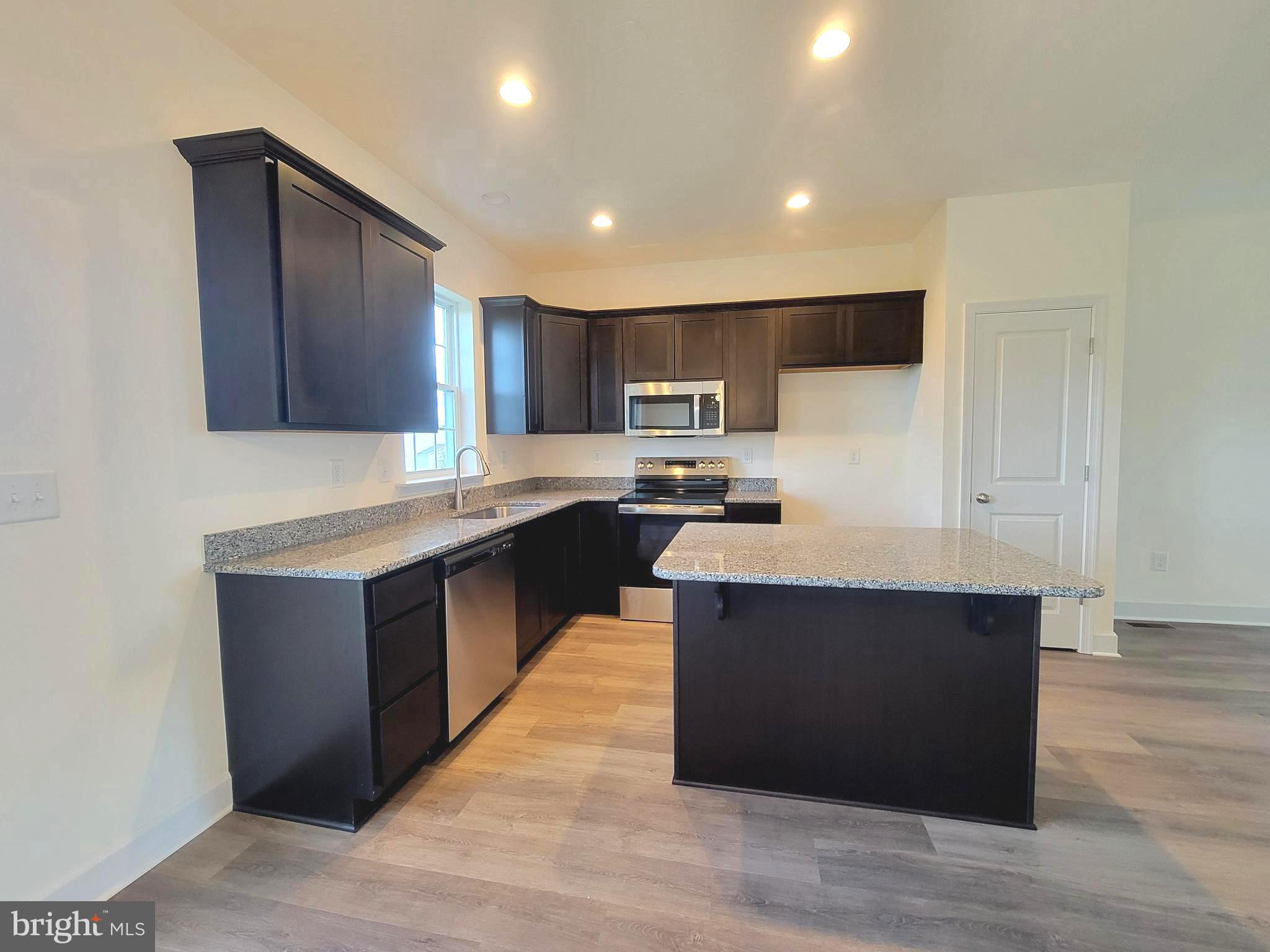 KINGS COURT AT BROWNSTONE - Residential