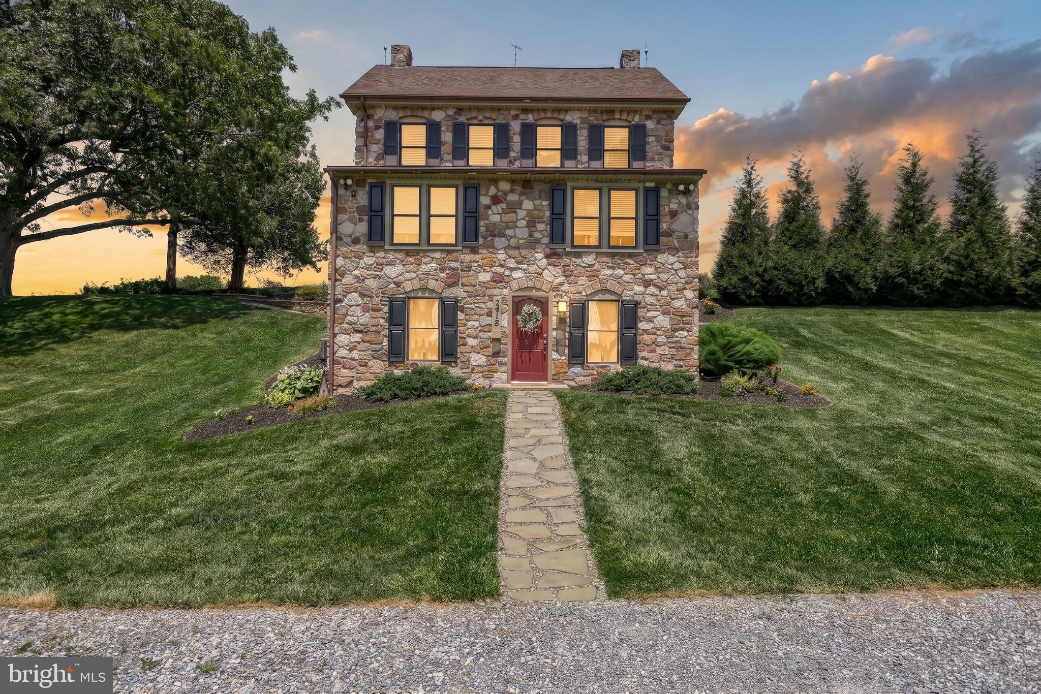 2415 CLEARVIEW LANE
