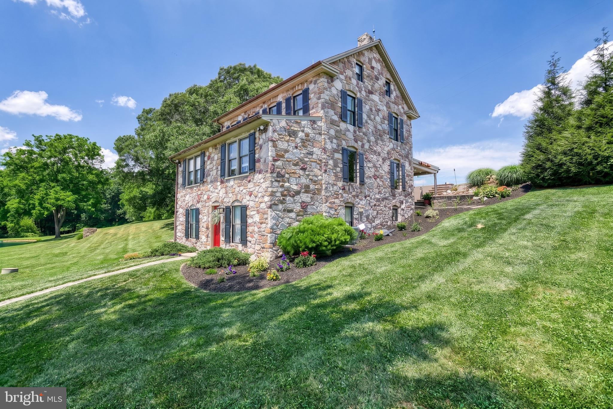 2415 CLEARVIEW LANE