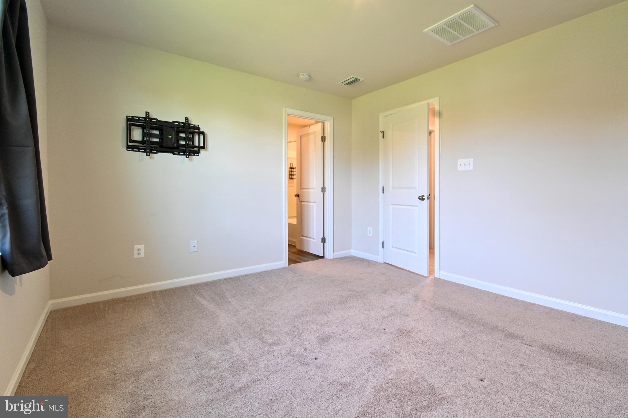 SOUTH BROOK - Residential Lease