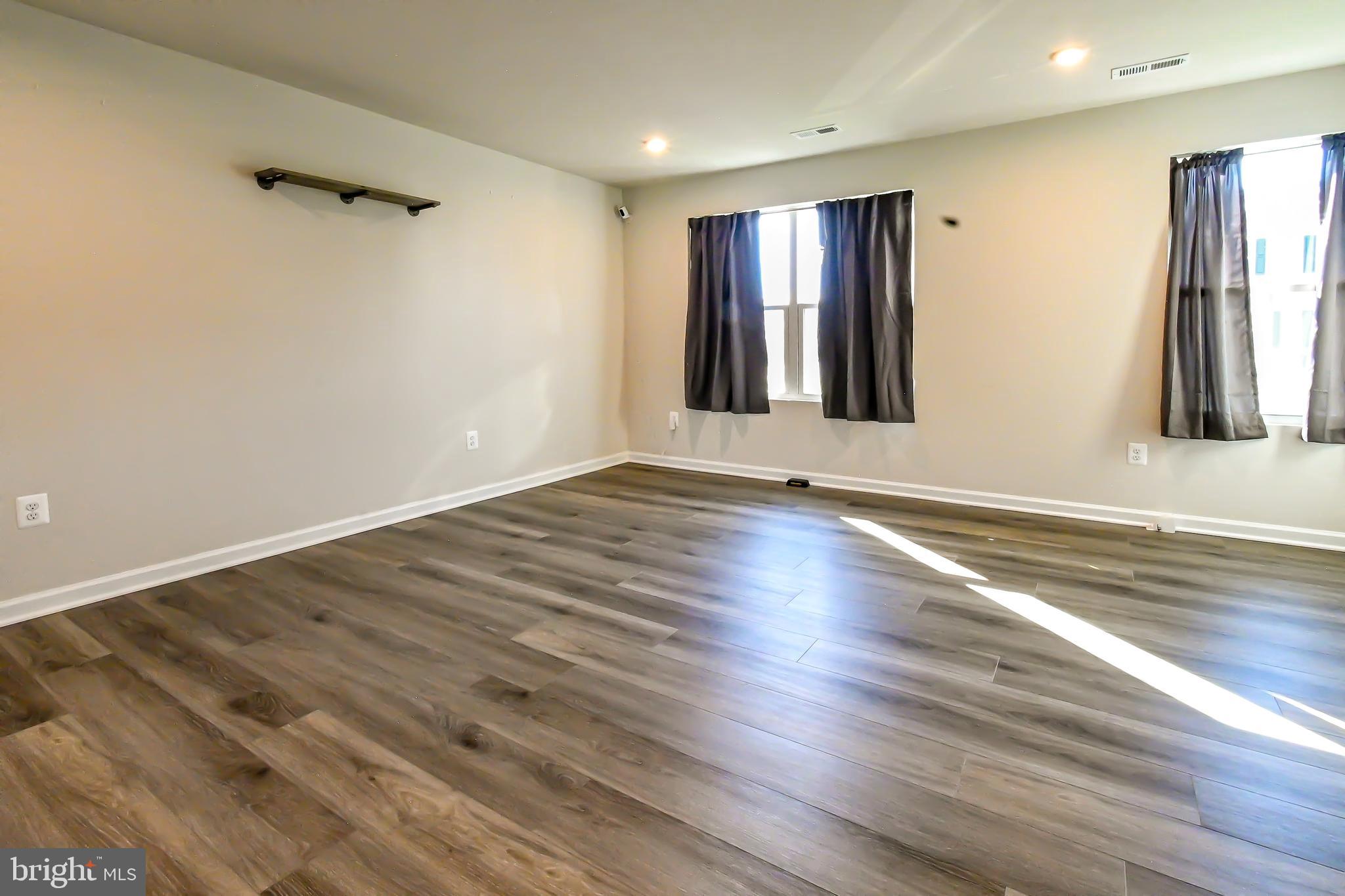 SOUTH BROOK - Residential Lease