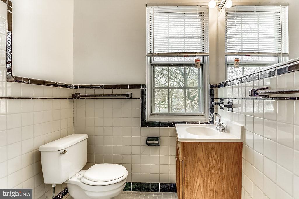 AUBURN VILLAGE - Residential Lease