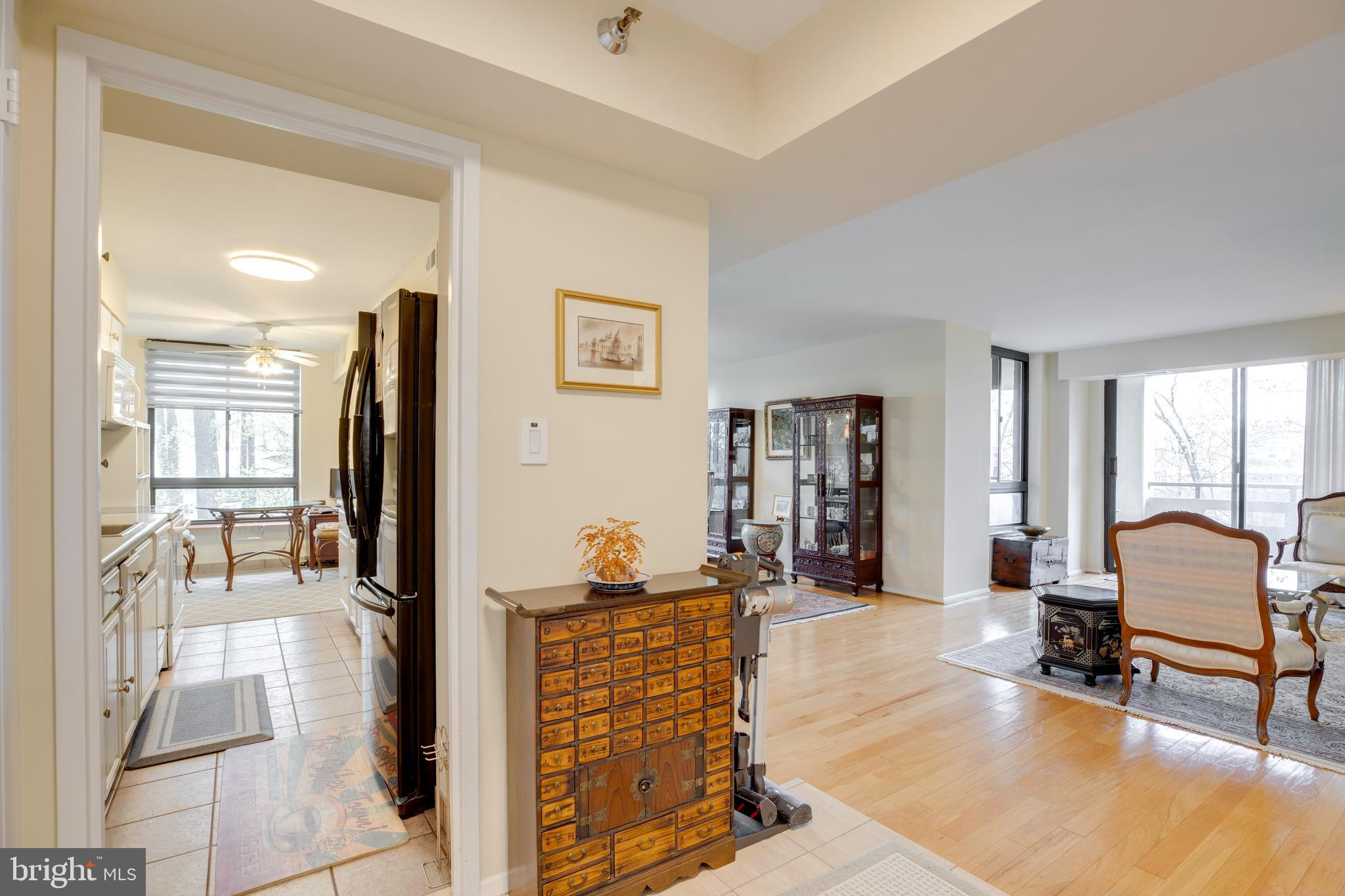 1808 OLD MEADOW ROAD 805