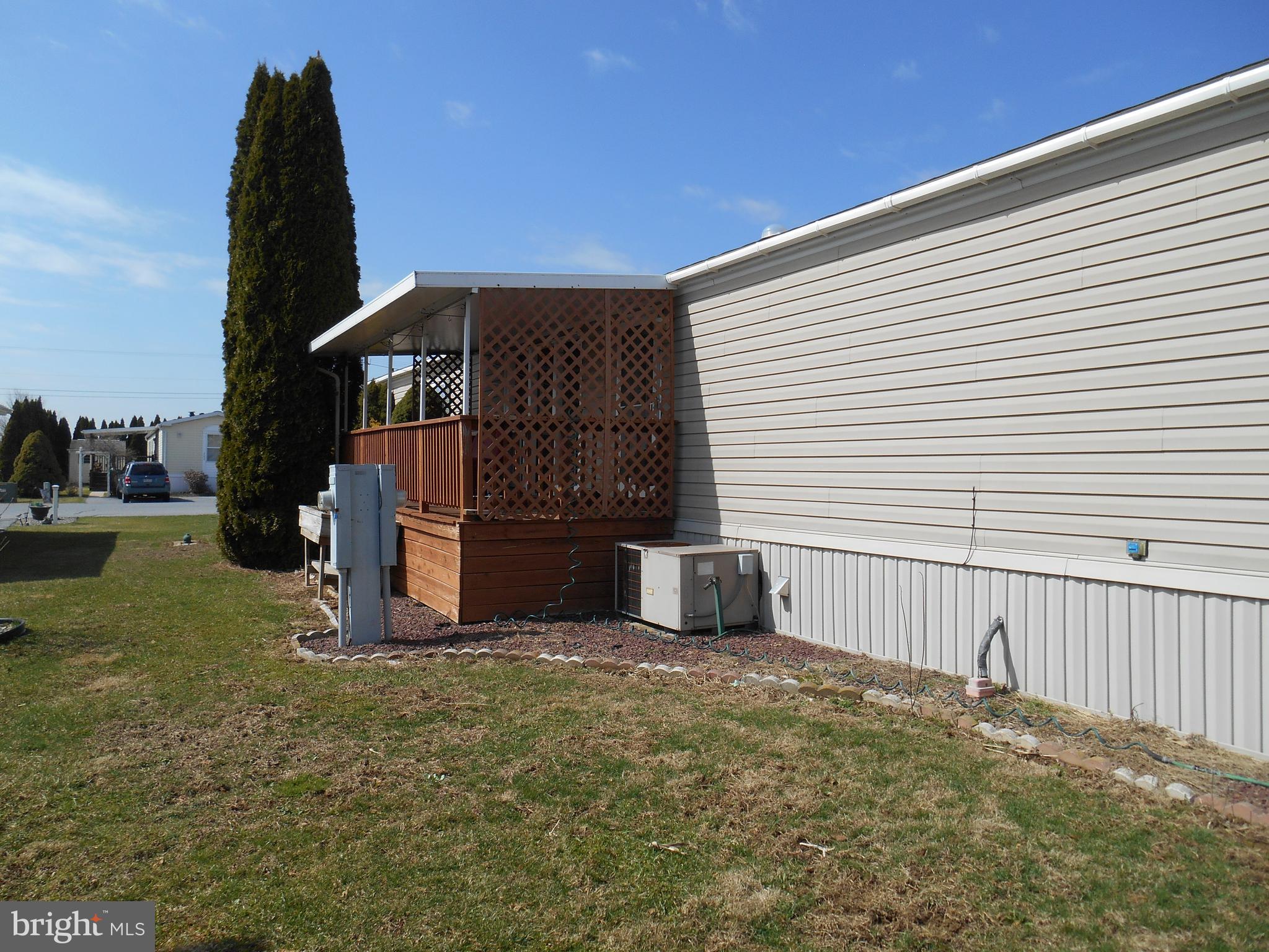 COUNTRY ACRES GOLD - Residential