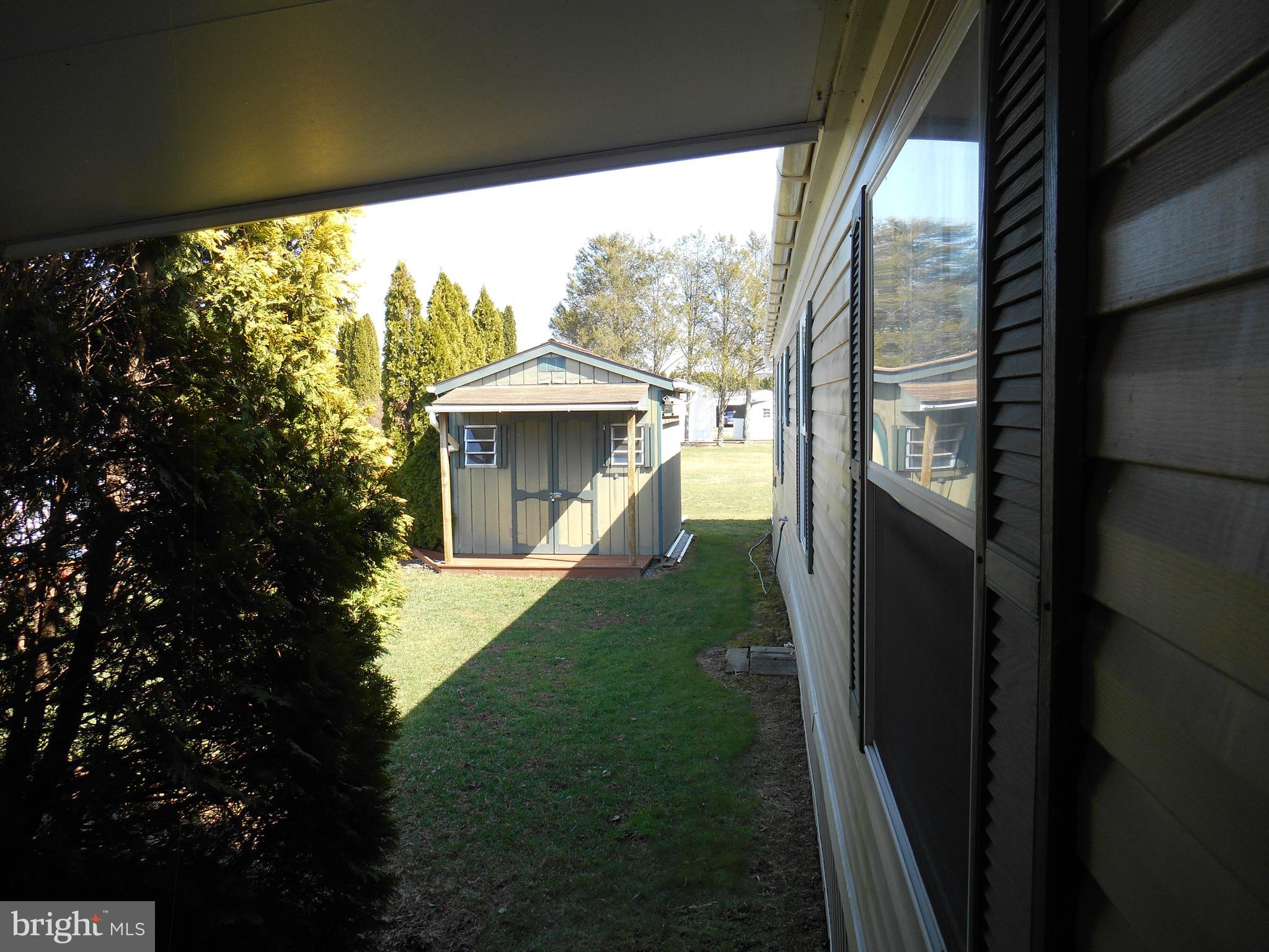 COUNTRY ACRES GOLD - Residential