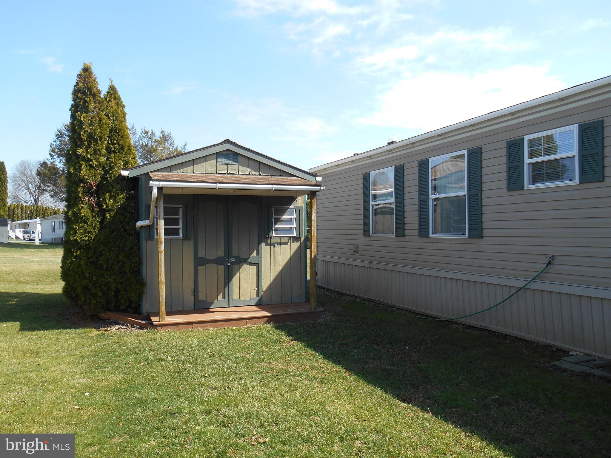 COUNTRY ACRES GOLD - Residential