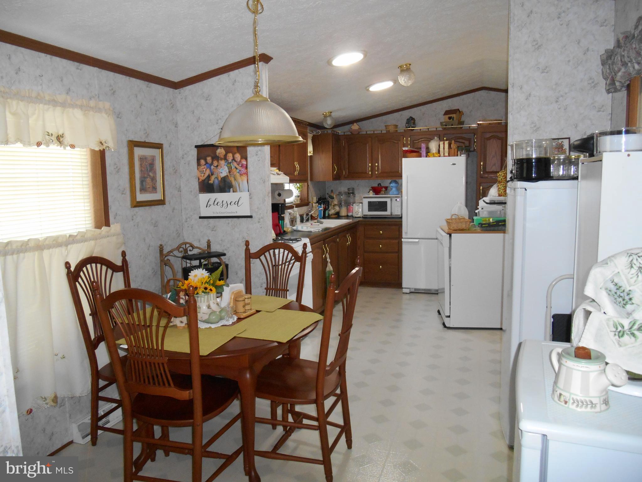 COUNTRY ACRES GOLD - Residential