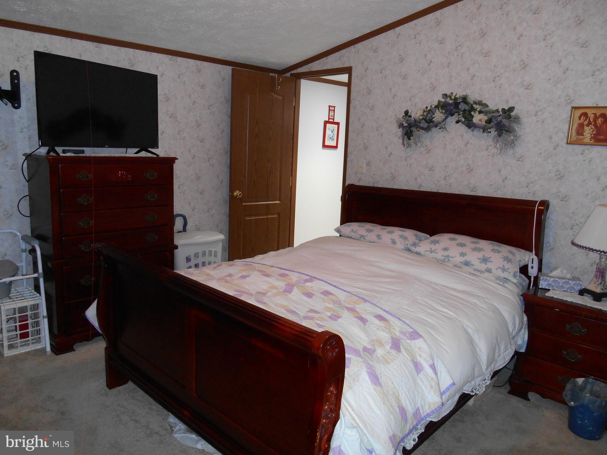 COUNTRY ACRES GOLD - Residential