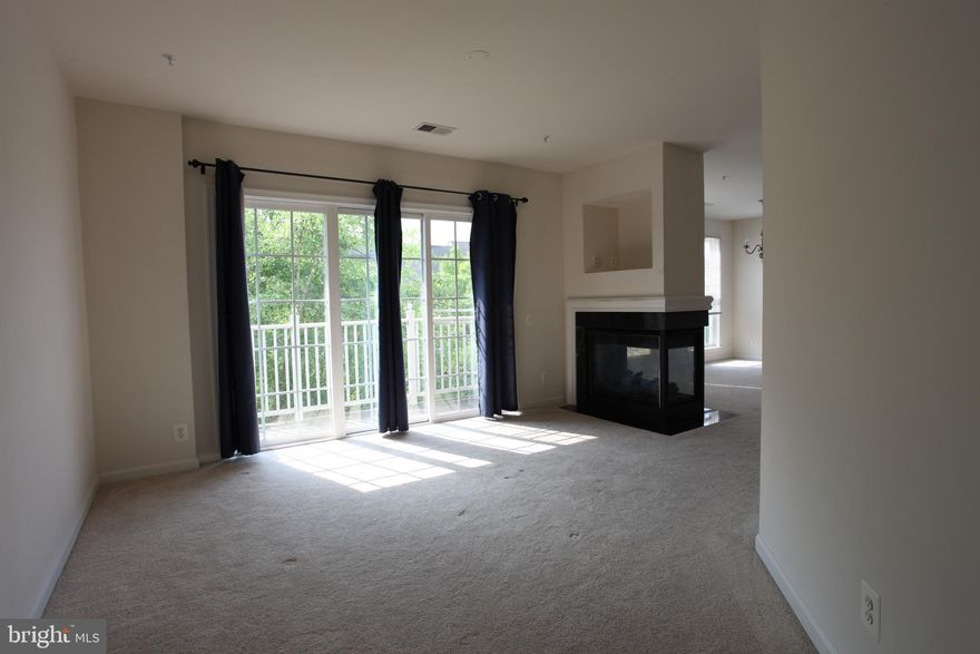 Don't pass the chance to live in this luxury condo in Fallsgrove. Building is located at a quiet street away from community entrance. Two-level, top-floor, end-unit condo with abundant natural light.  Open floor plan on the main level with balcony.  Two large suites on the second level. In-uni Laundry at the same level with bedrooms. Mins walking distance to major supermarket, restaurants, and public transportation. 3 mins walk to club house and swimming pool. Close to community park, trails, and Thomas Community Center.