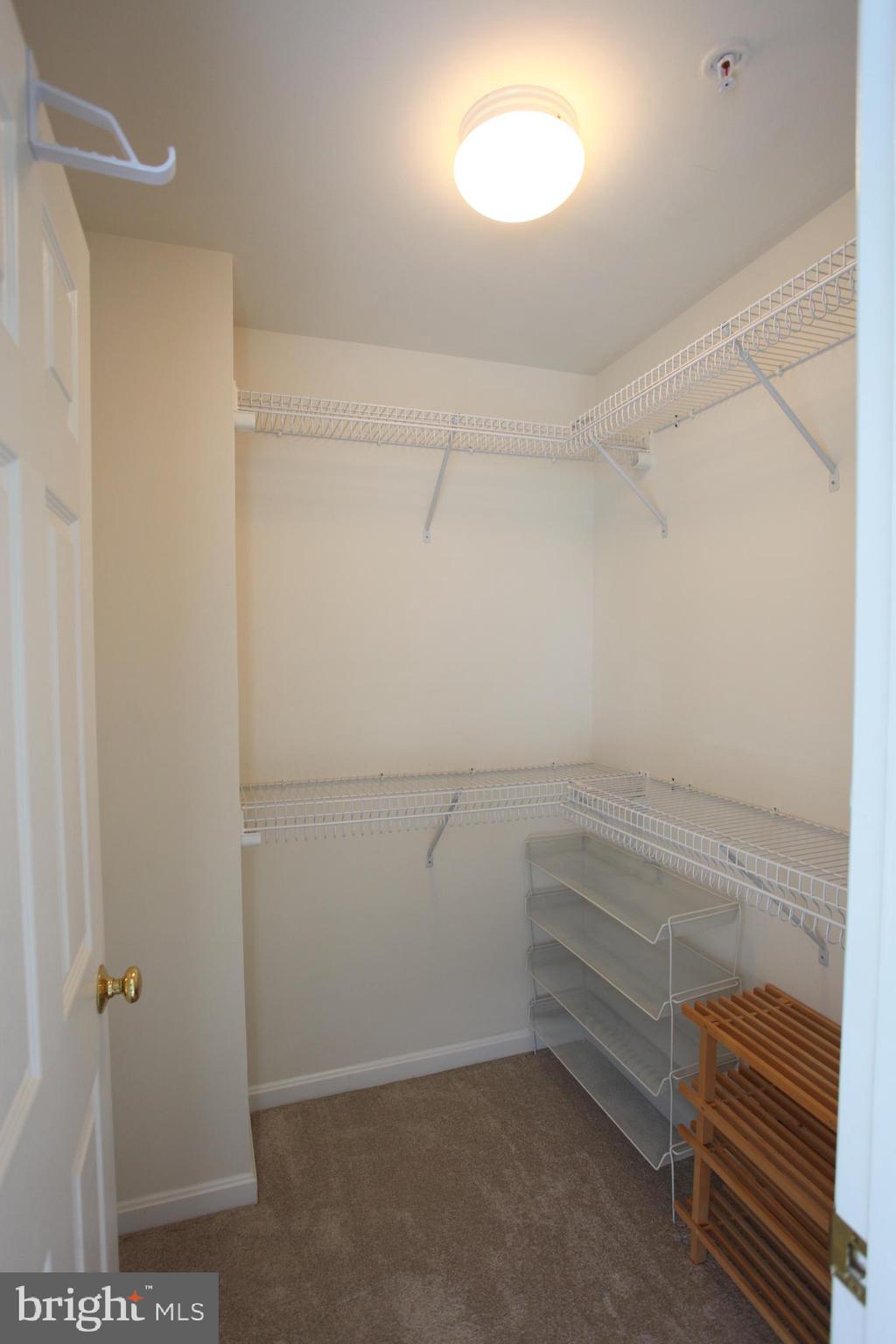 FALLSGROVE - Residential Lease