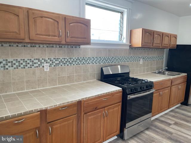 FRANKFORD - Residential Lease