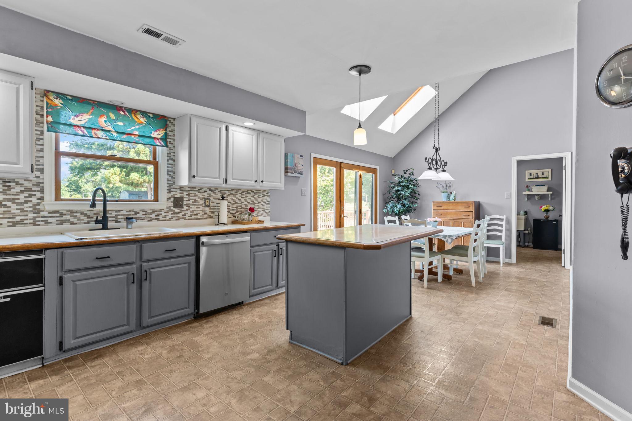 DEVONSHIRE - Residential Lease