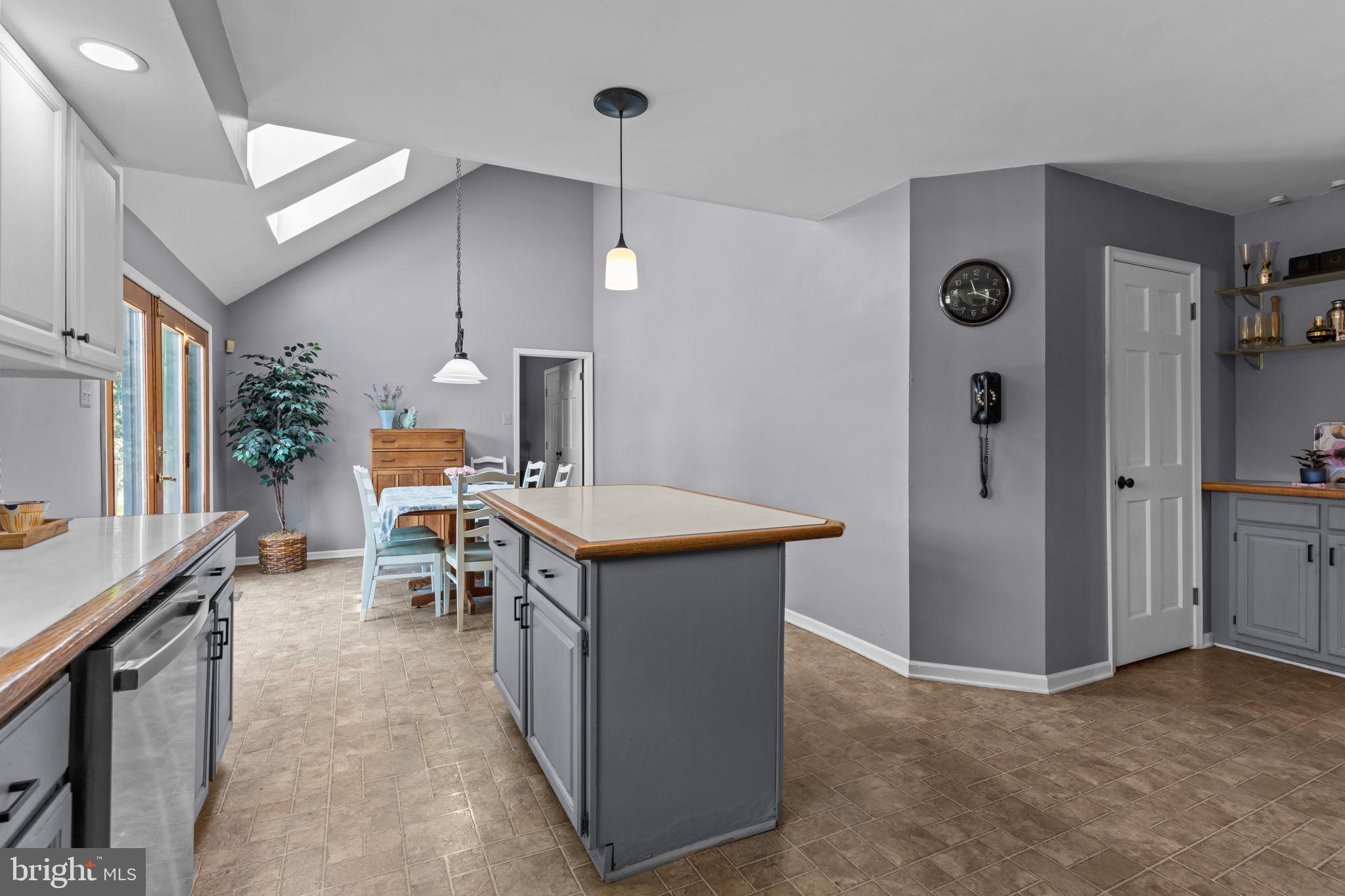 DEVONSHIRE - Residential Lease