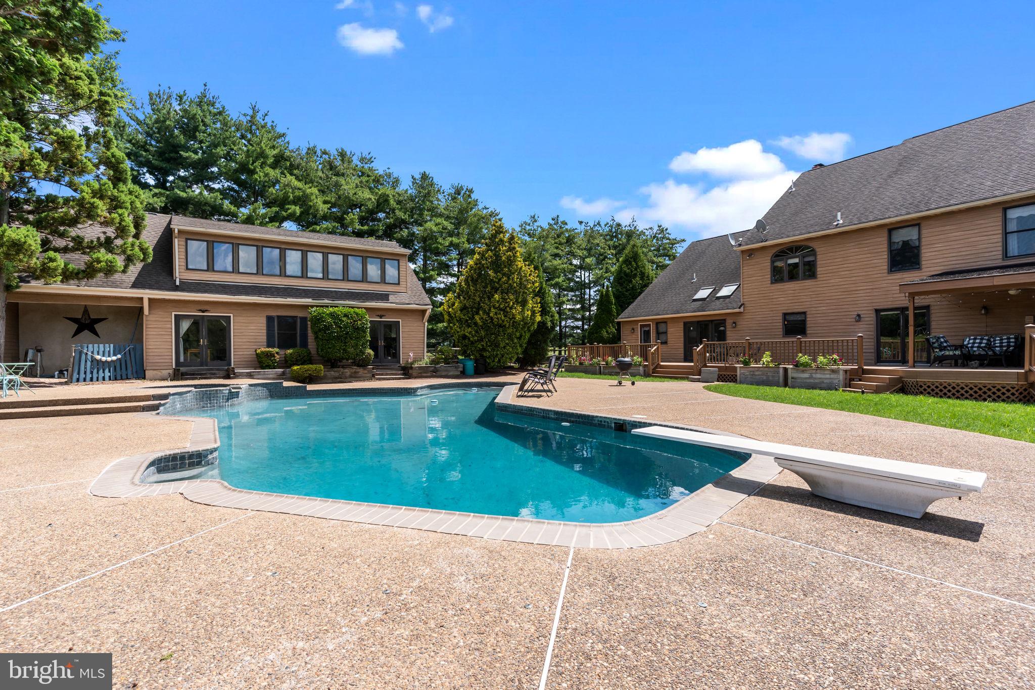 DEVONSHIRE - Residential Lease