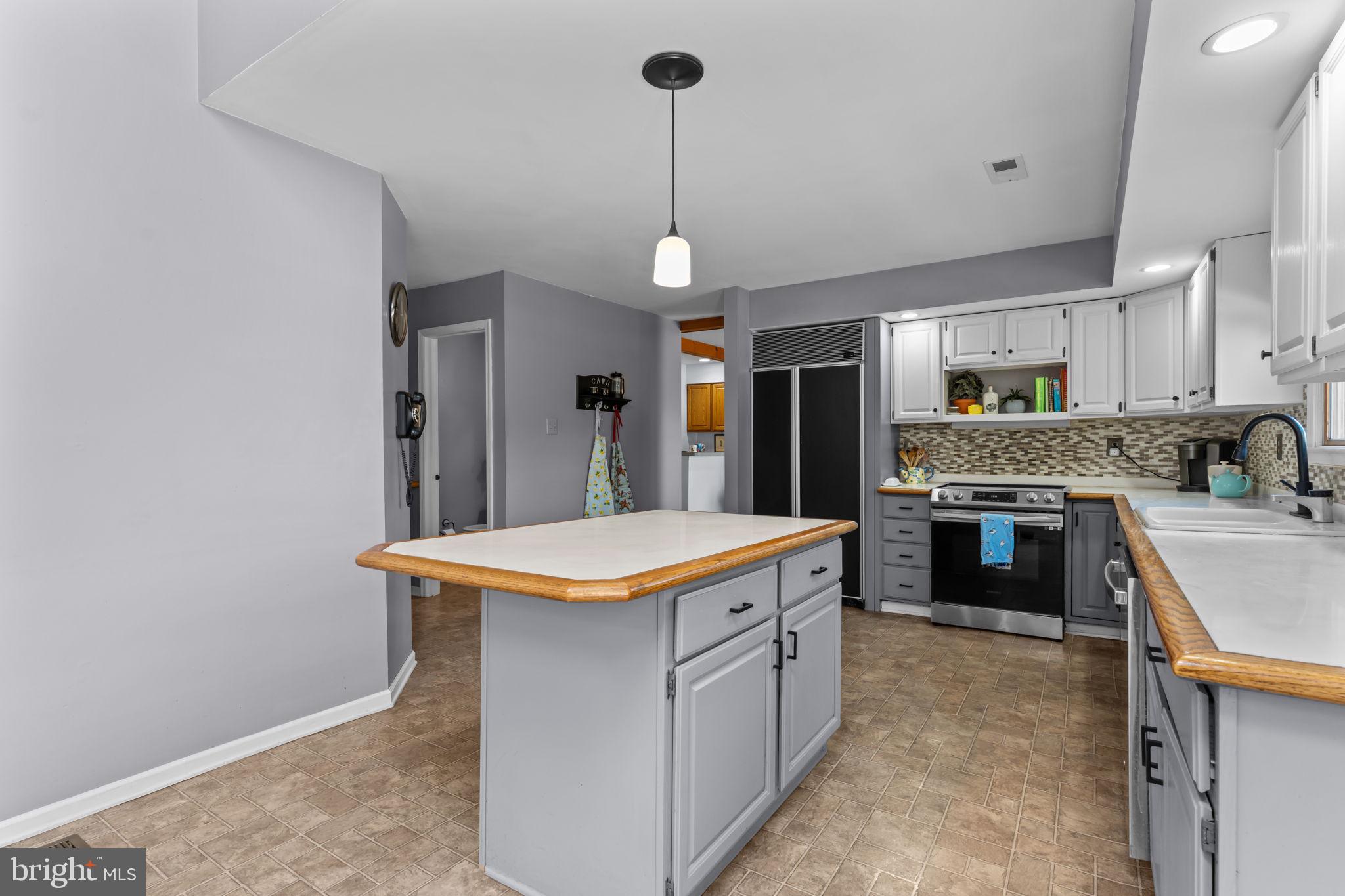 DEVONSHIRE - Residential Lease