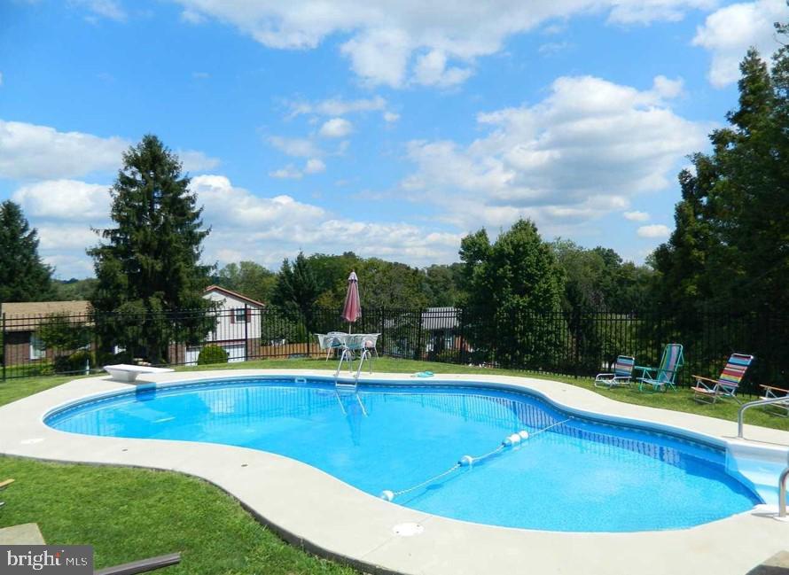 2398 MARLBOROUGH DRIVE