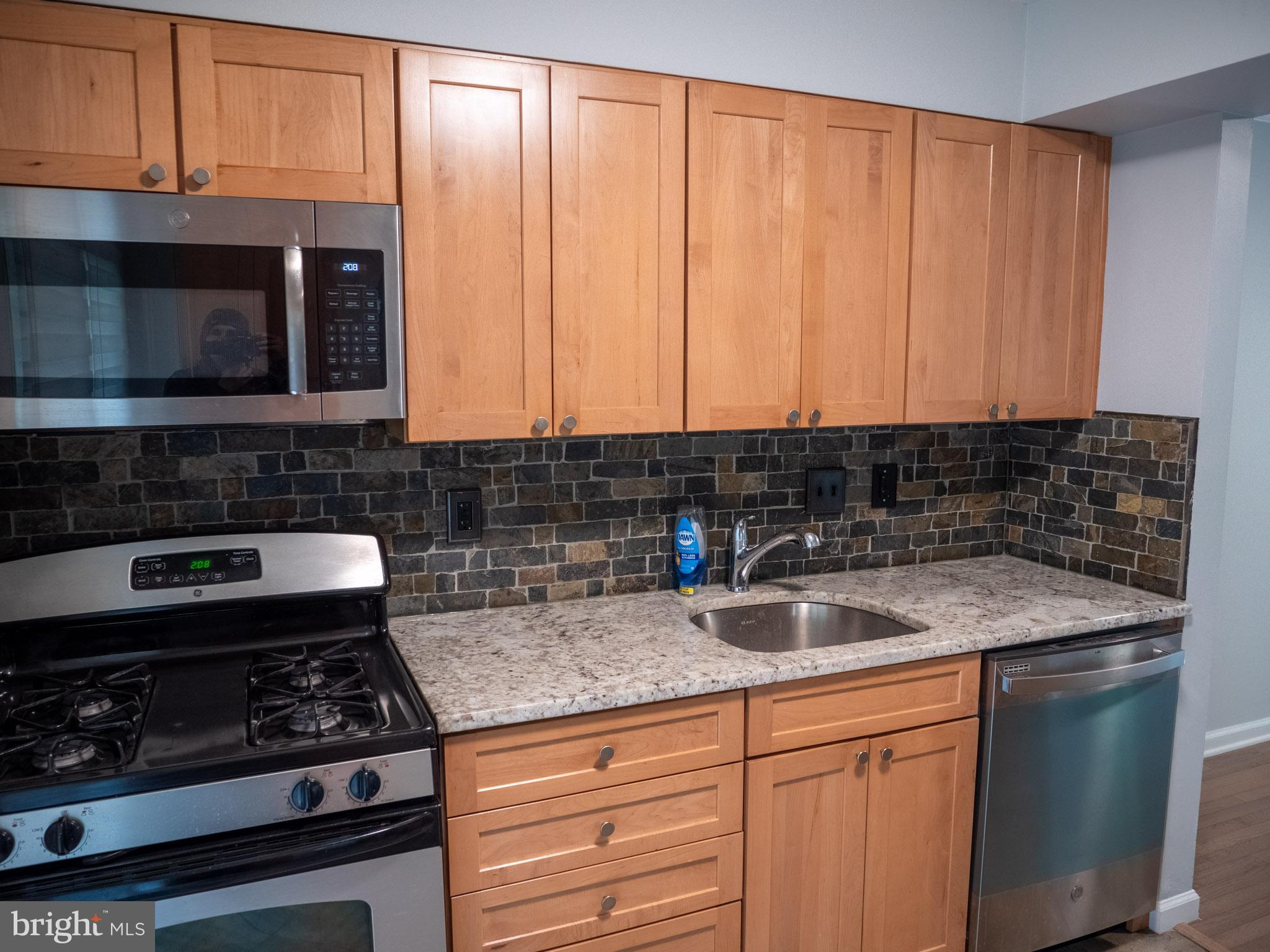 LAKEVIEW - Residential Lease