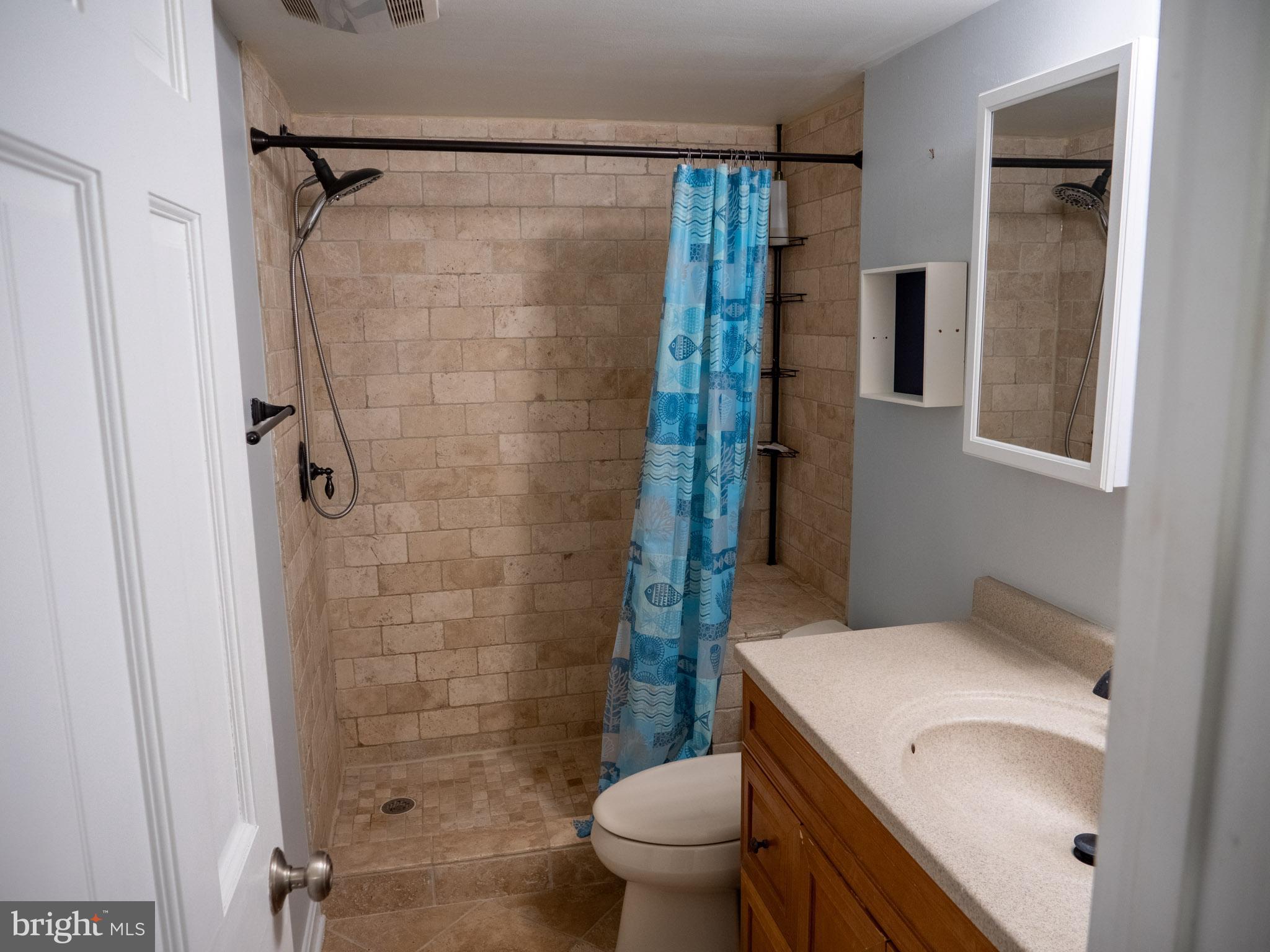 LAKEVIEW - Residential Lease