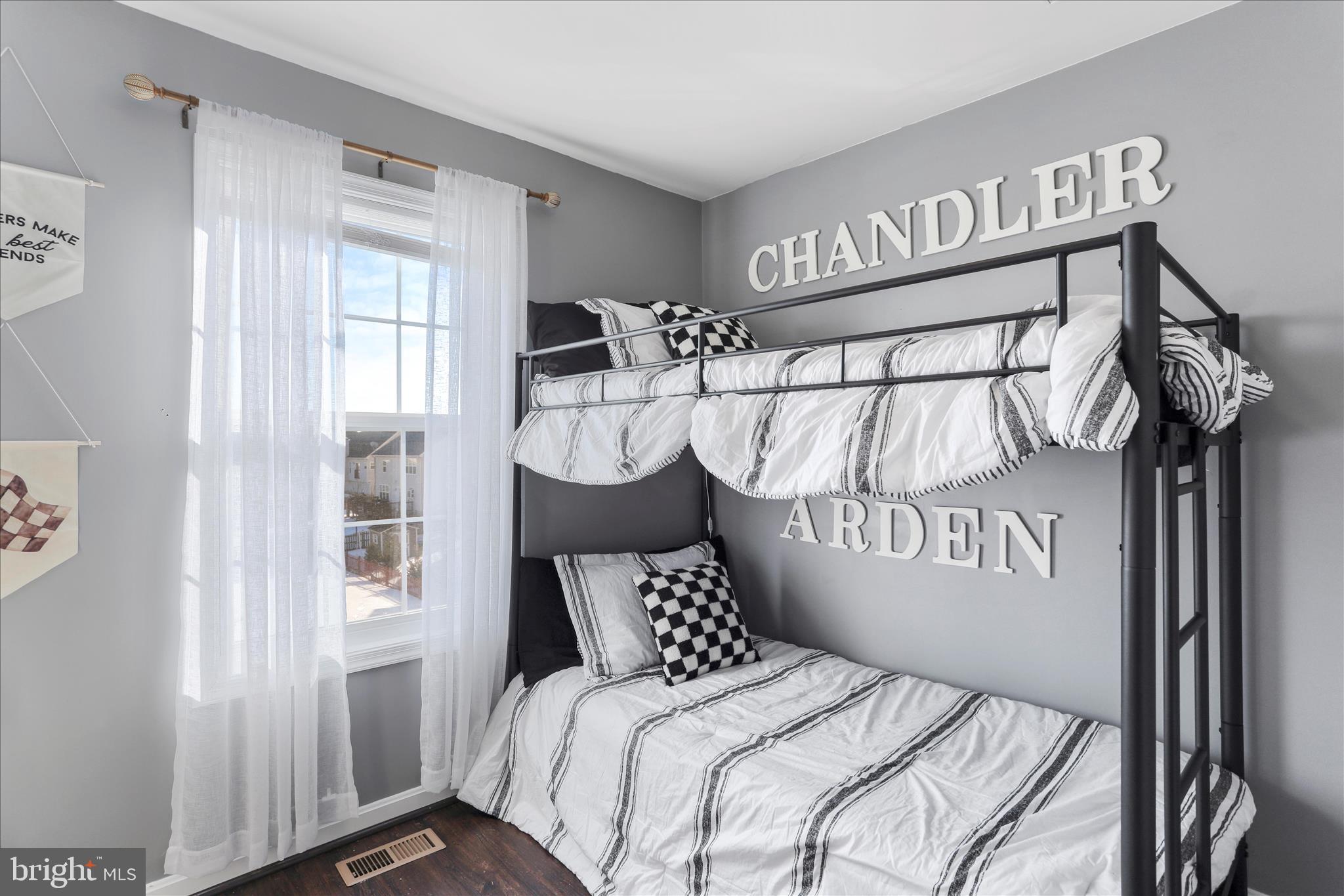 MILLS FARM - Residential