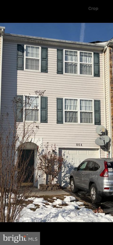 864 AZTEC DRIVE MARTINSBURG WV 25405