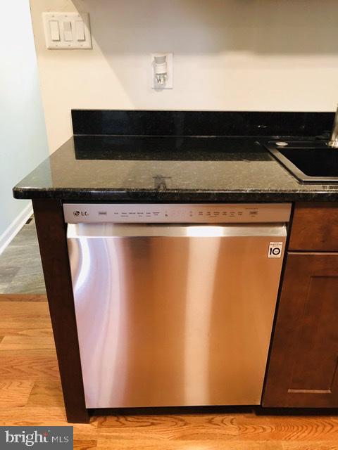 HAWTHORNE - Residential Lease