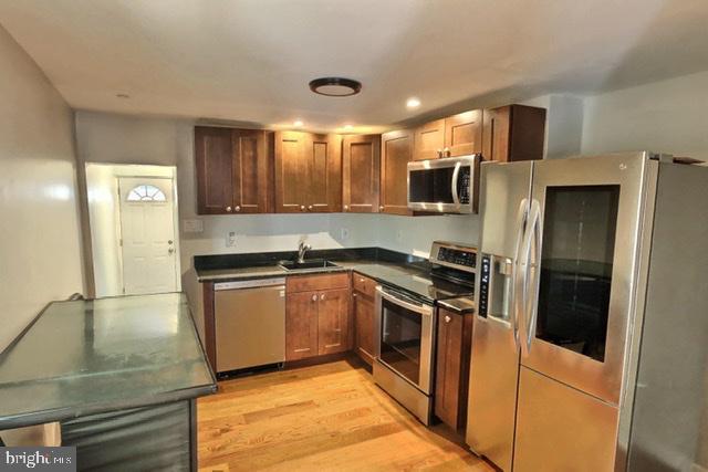 HAWTHORNE - Residential Lease