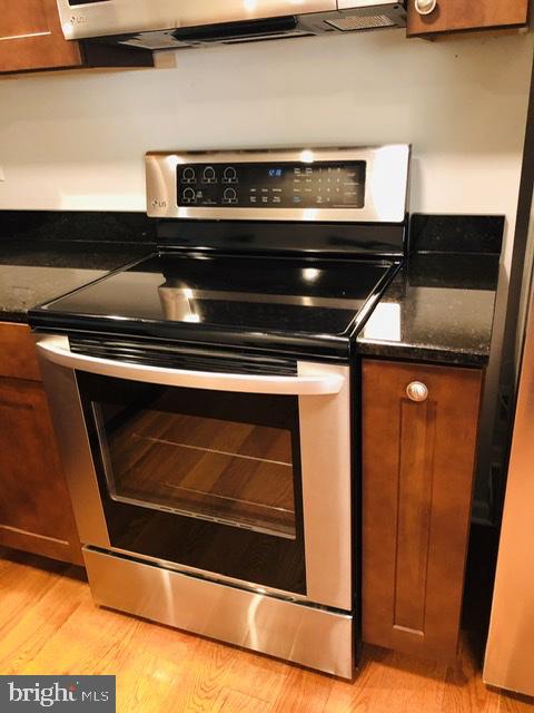 HAWTHORNE - Residential Lease