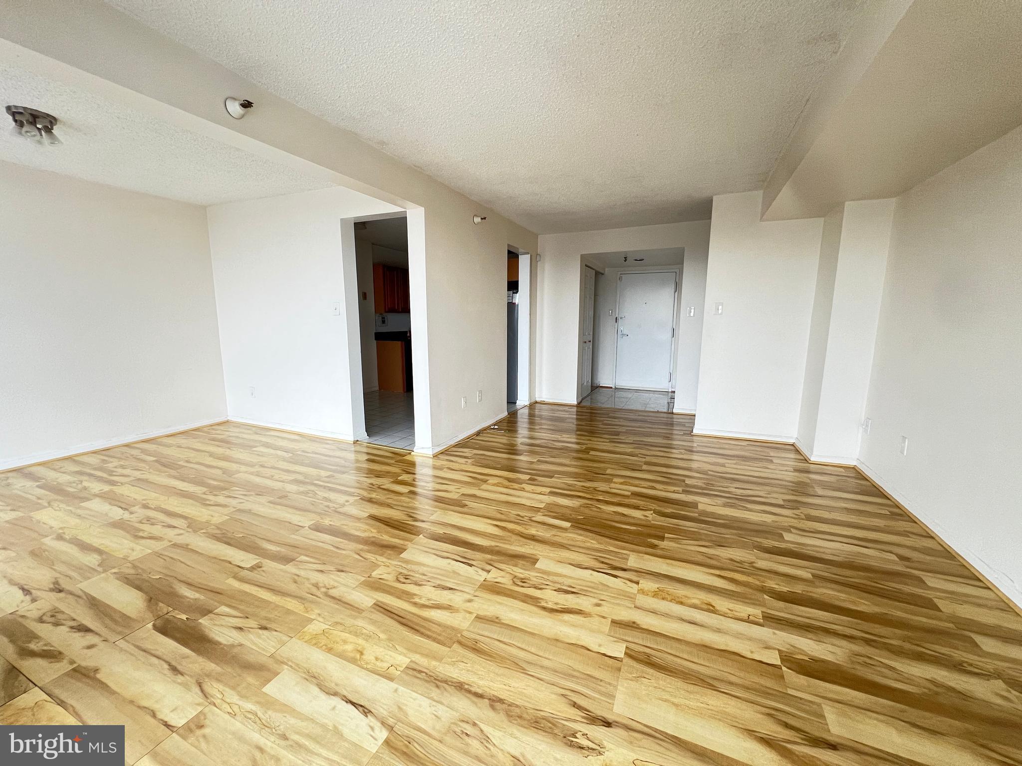 CHELSEA TOWERS - Residential