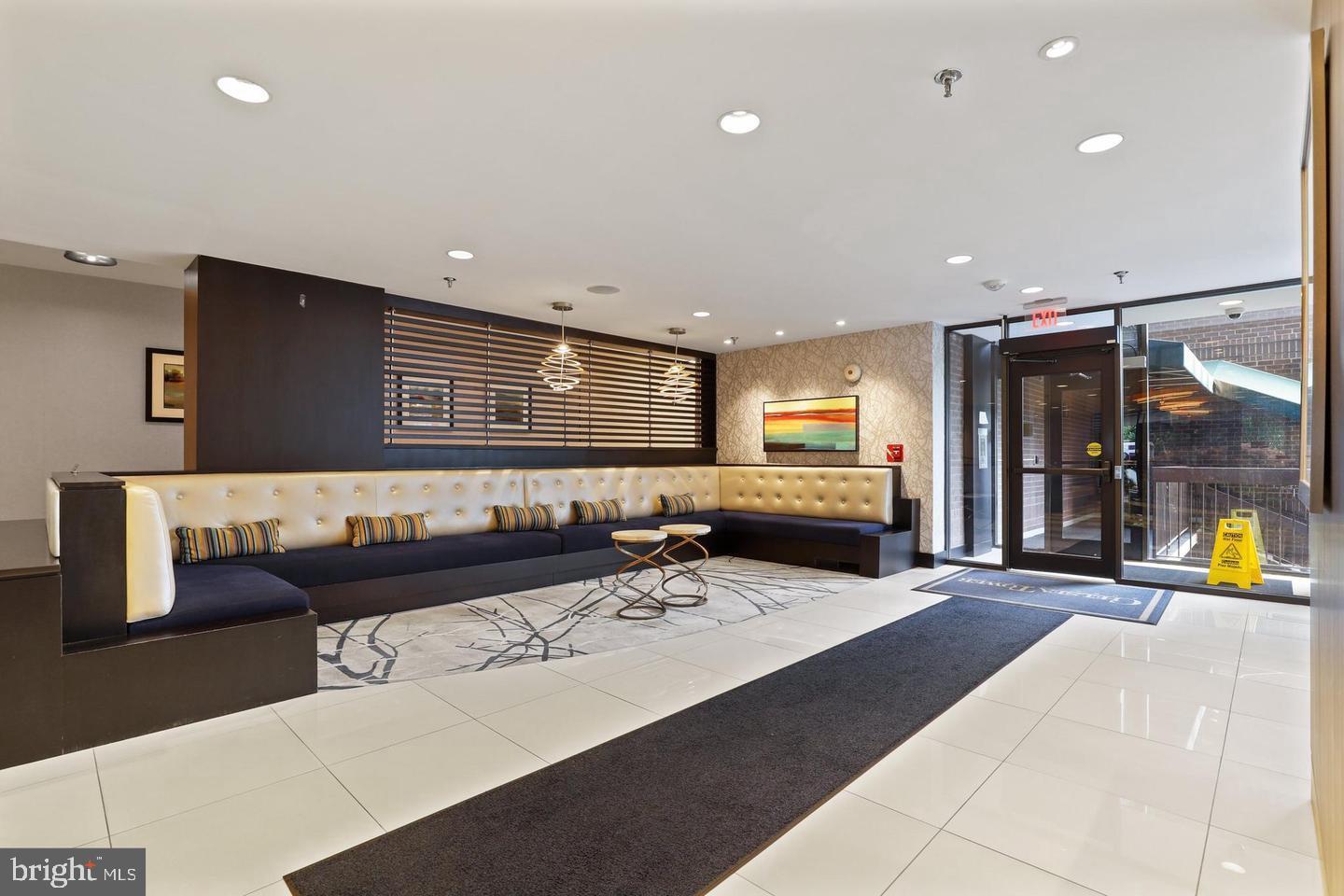 CHELSEA TOWERS - Residential