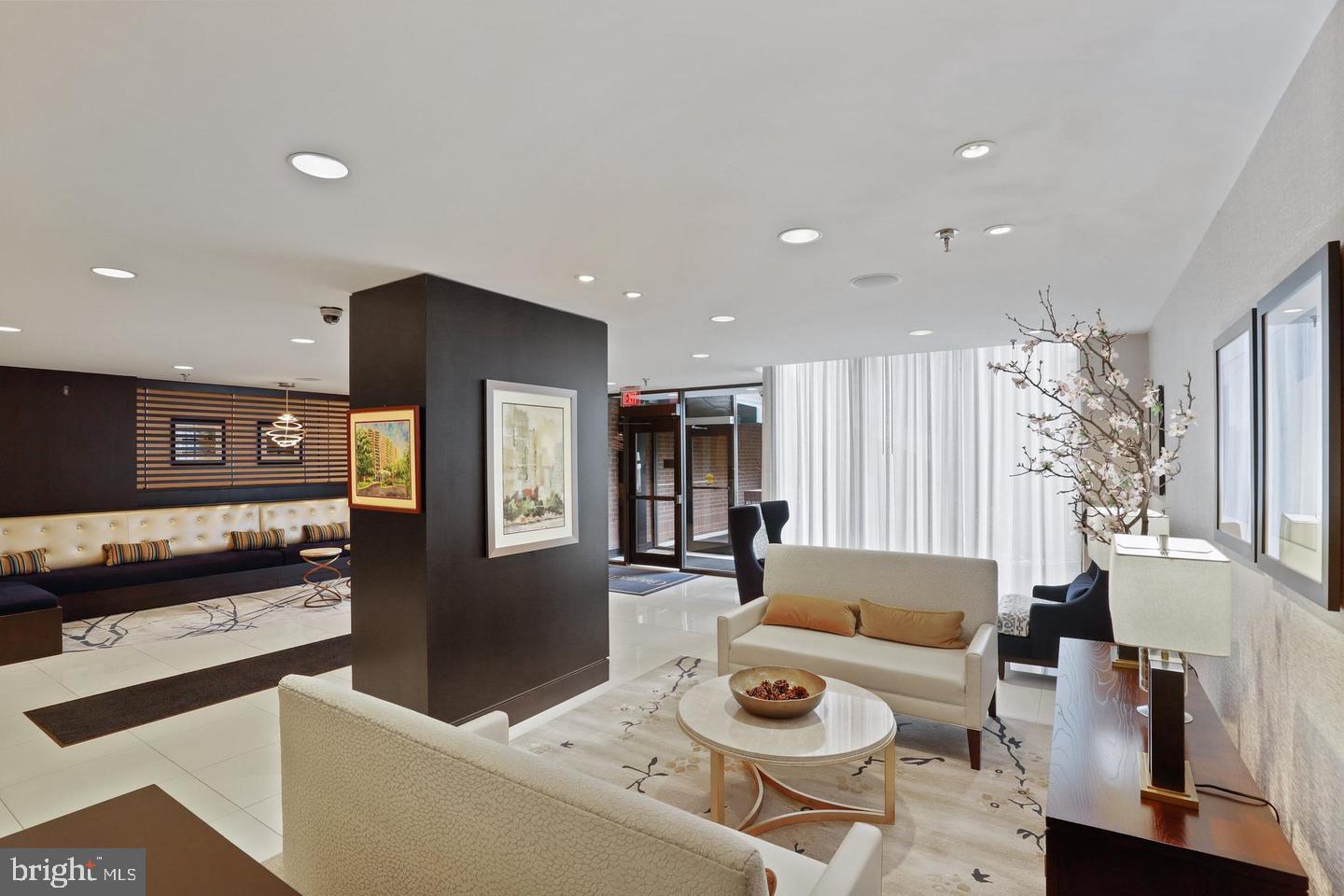 CHELSEA TOWERS - Residential